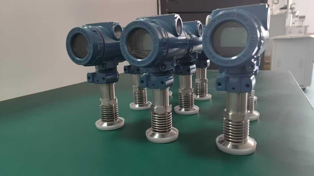 Absolute pressure flat diaphragm pressure transmitter