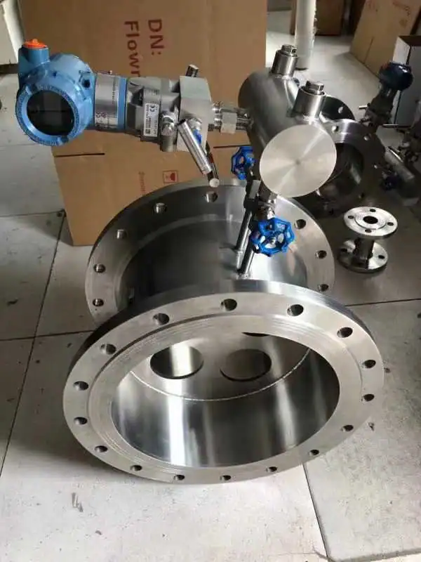 Differential pressure transmitter for flow measurement