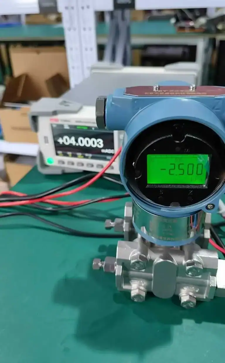 High-precision calibration of differential pressure transmitter