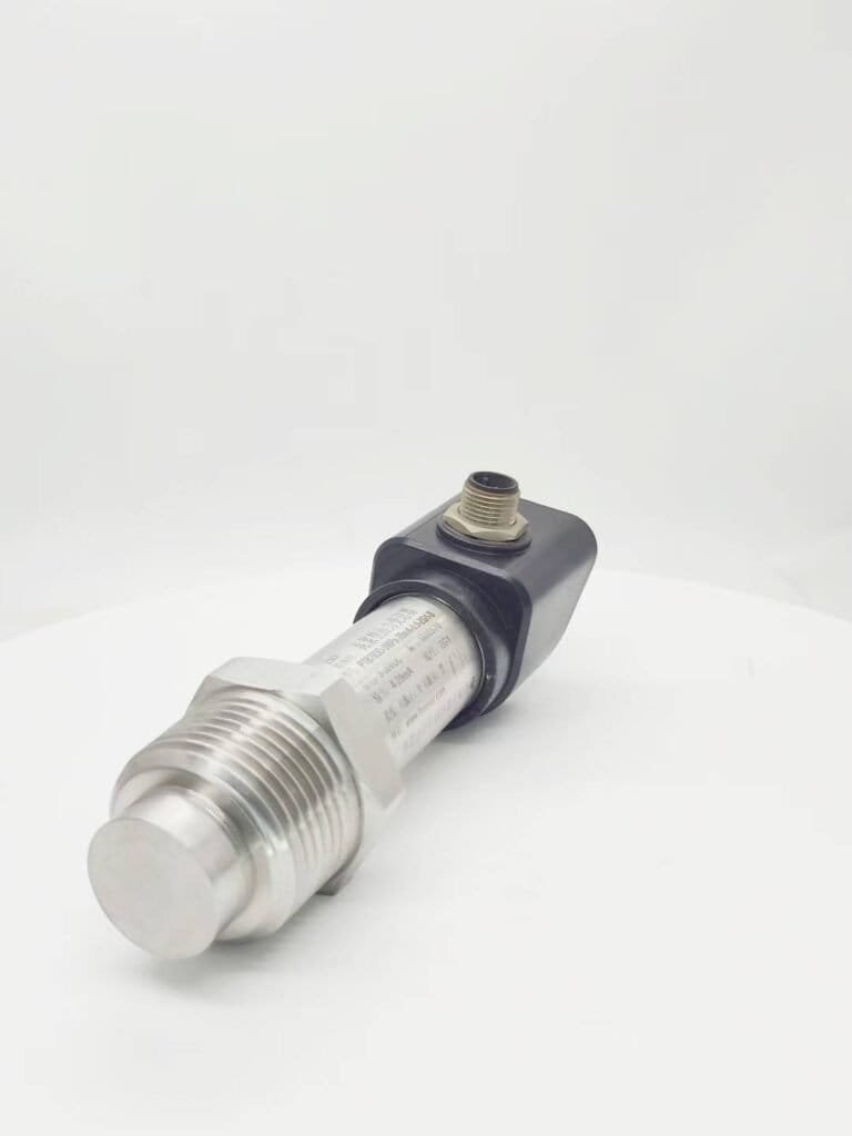 High-temperature flush mount pressure transducer