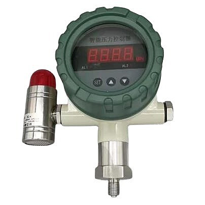 HMK explosion-proof pressure switch in service with audible and visual alarm indicators