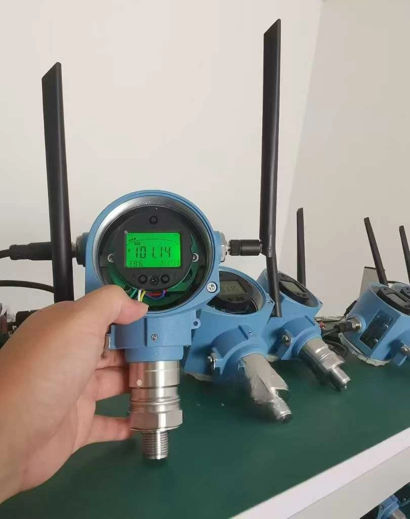 HM200 LoRa wireless pressure transmitter for remote SCADA monitoring